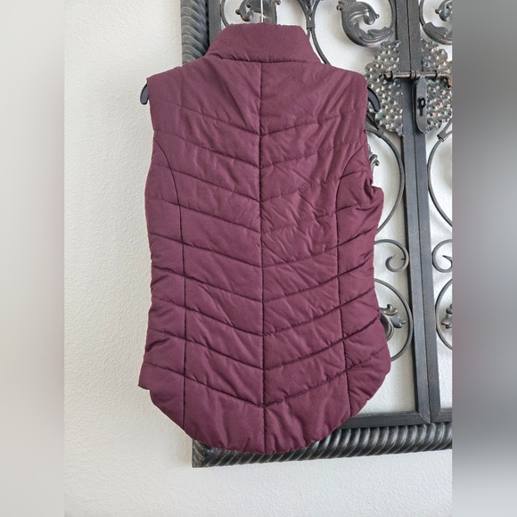 Aeropostle Plum Quilted Puffer Vest - Picture 5 of 6